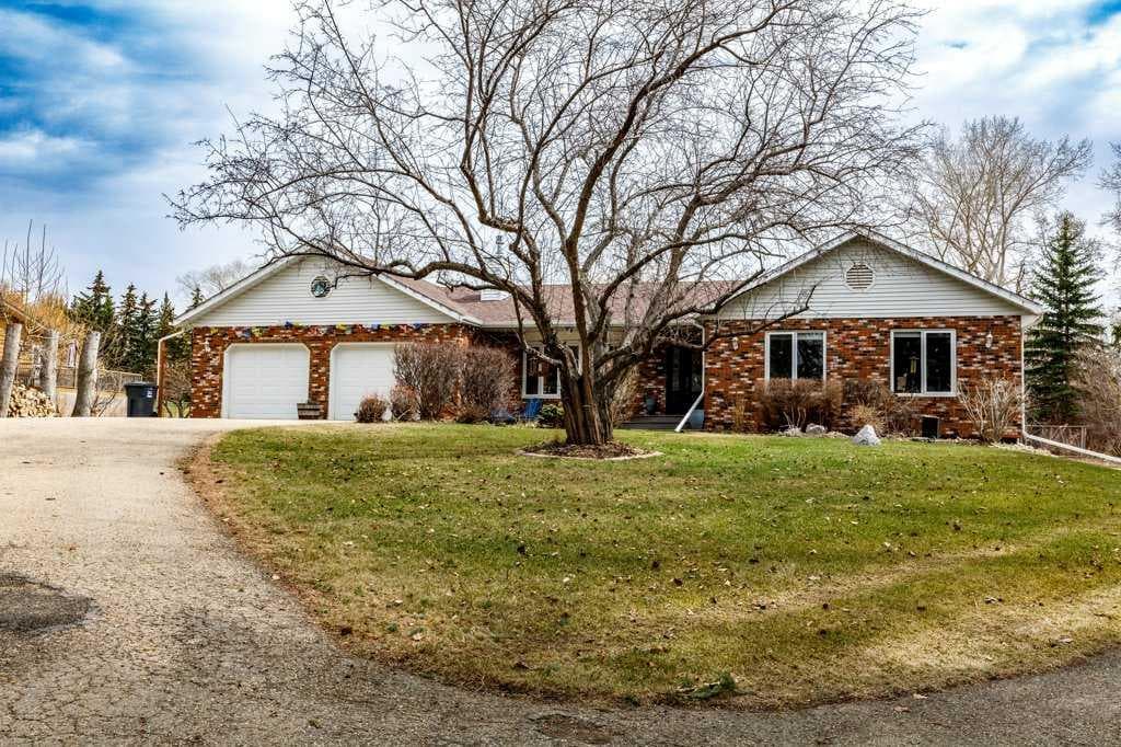 121, 28319 Township Rd 384 — photo 1