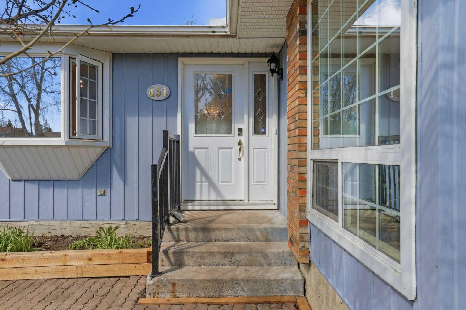 431 Queen Charlotte Drive SE — photo 3