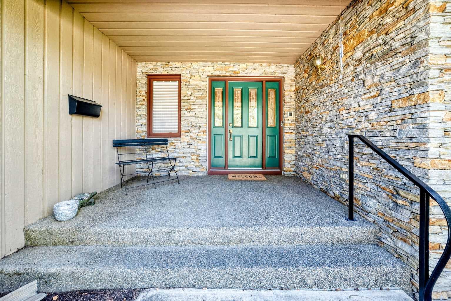 123 Varsity Estates Grove NW — photo 3