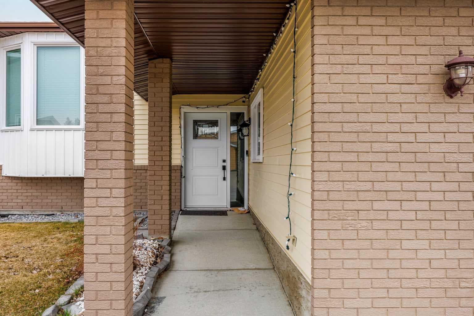 1305 10 Avenue SE — photo 3