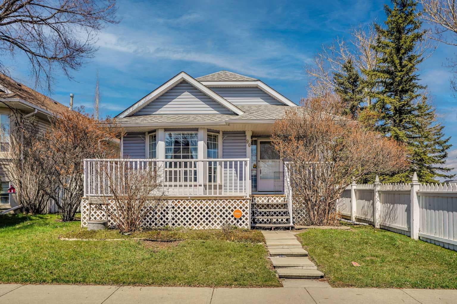 90 Martinridge Crescent NE — photo 2
