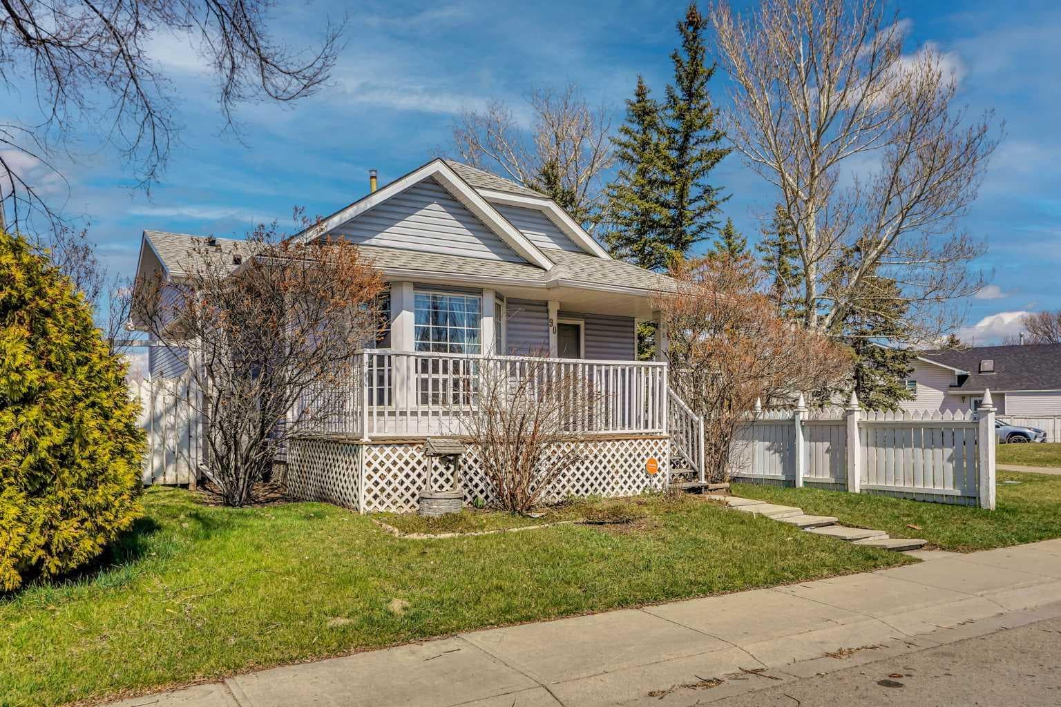 90 Martinridge Crescent NE — photo 3