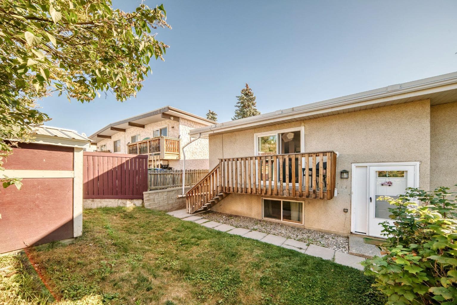 724D Raynard Crescent SE — photo 1