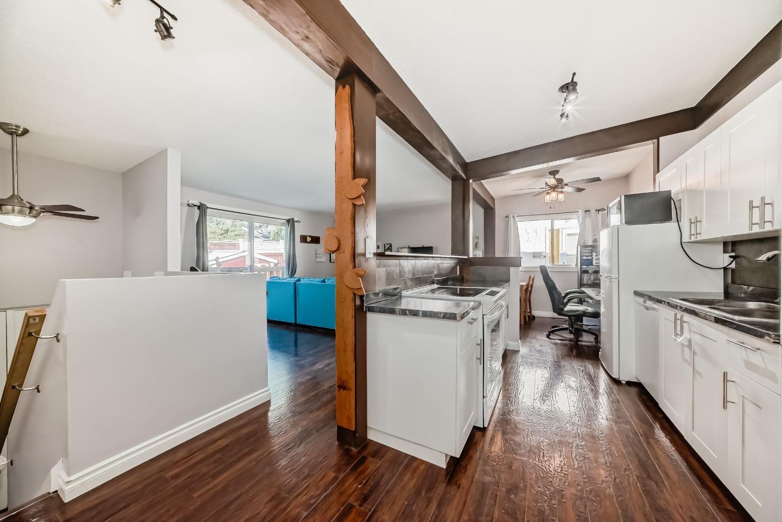724D Raynard Crescent SE — photo 4