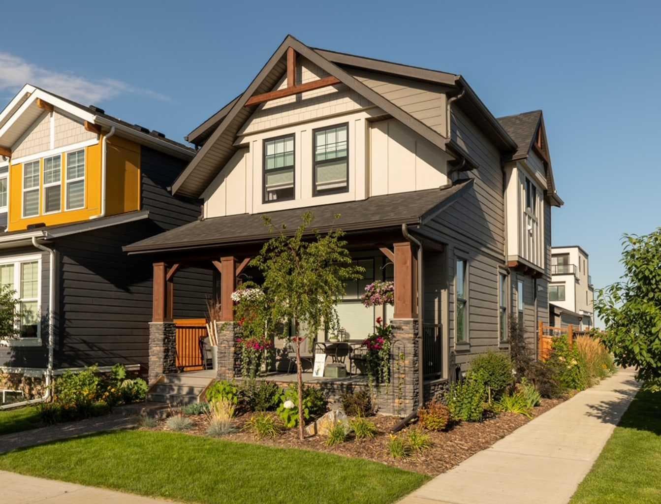 120 Treeline Manor SW — photo 1