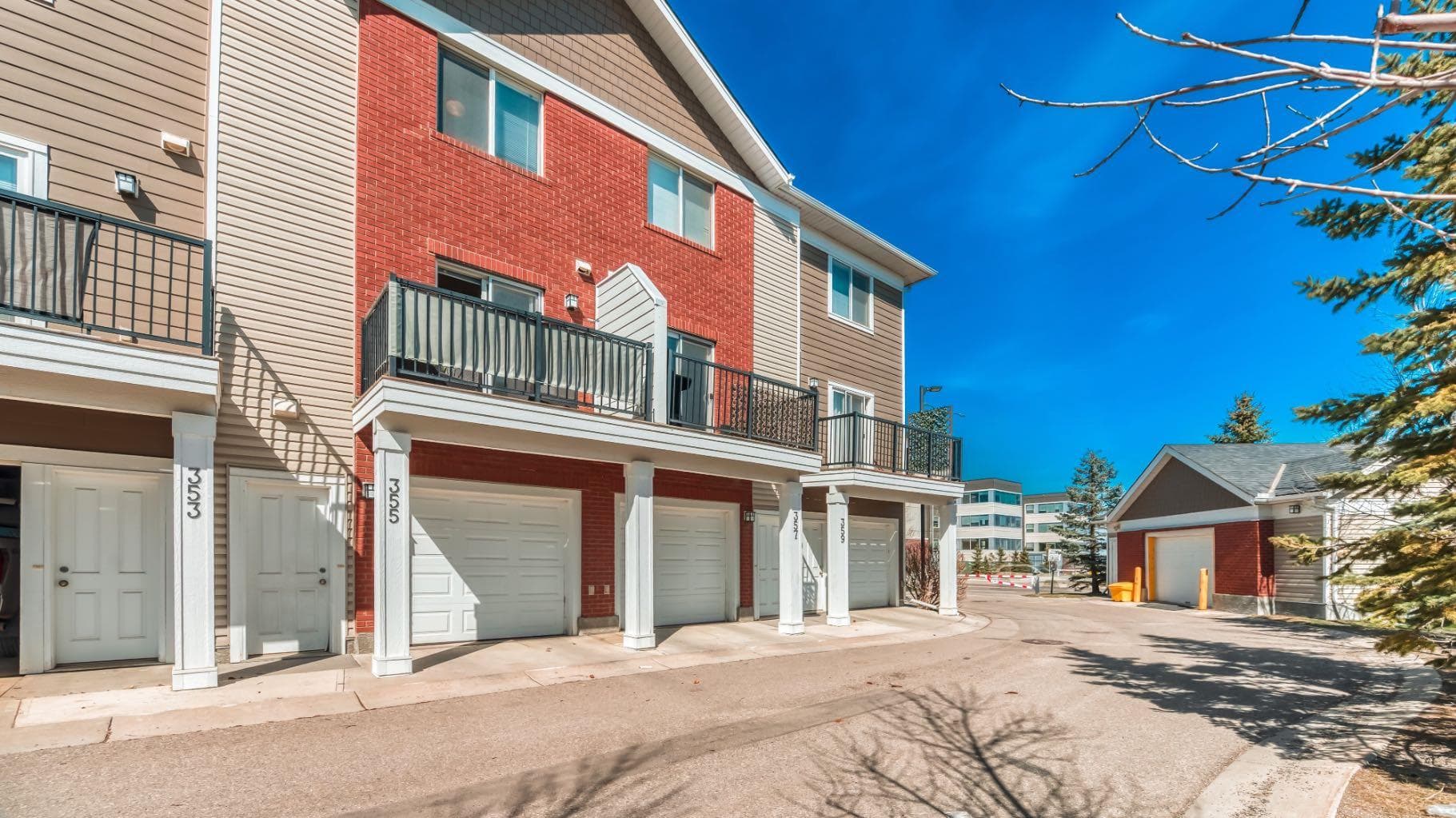 355 Silverado Common SW — photo 2