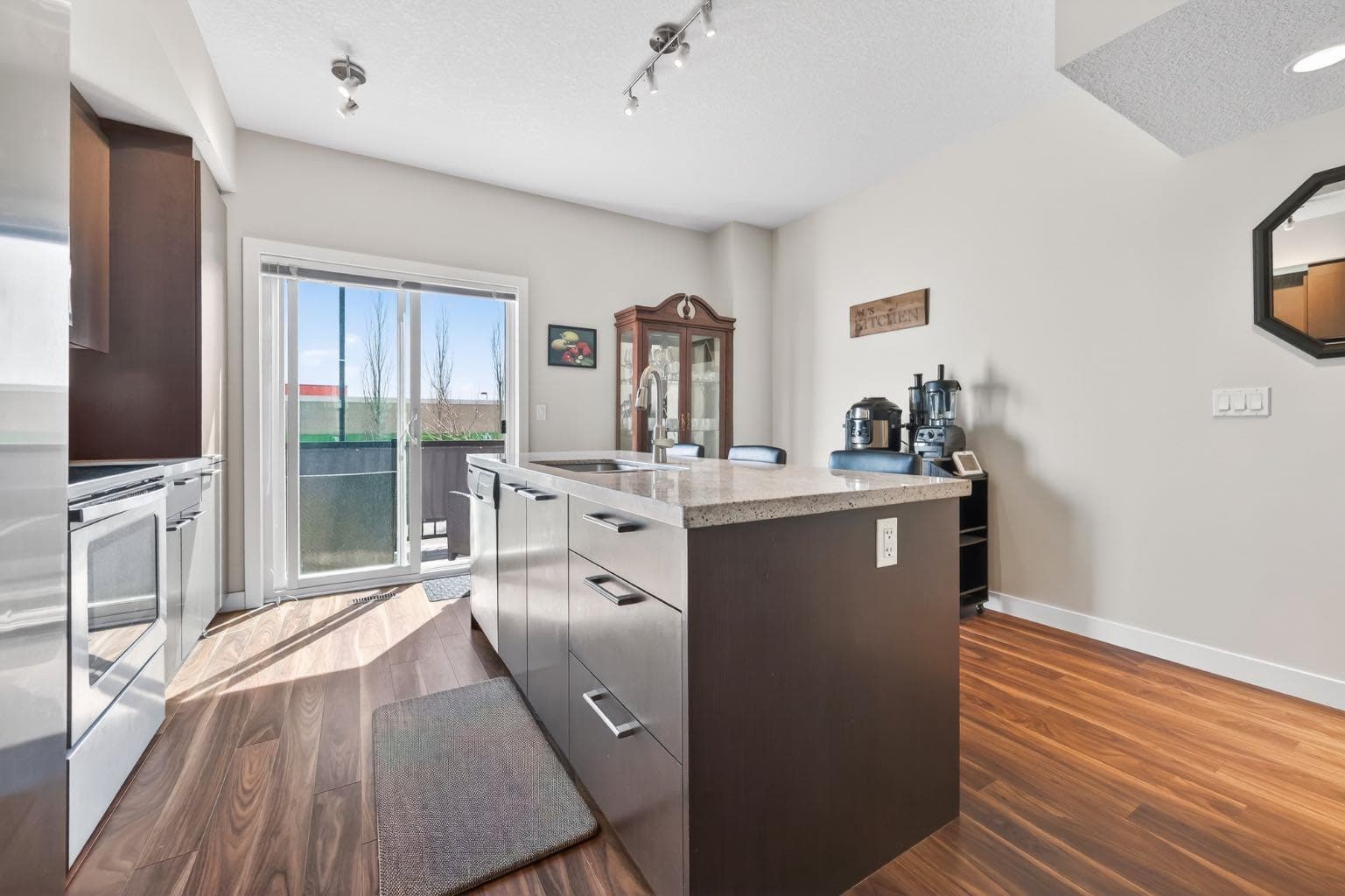 355 Silverado Common SW — photo 4