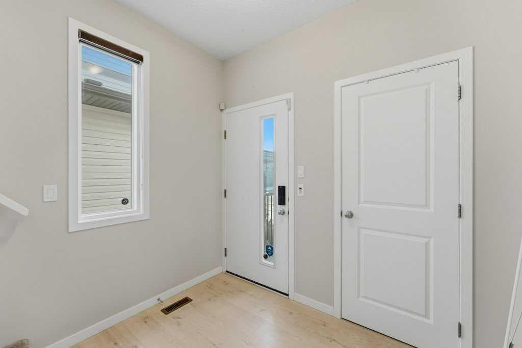 34 Walgrove Link SE — photo 4