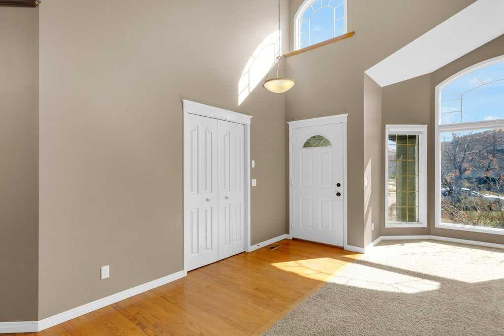 63 Mt Assiniboine Circle SE — photo 3