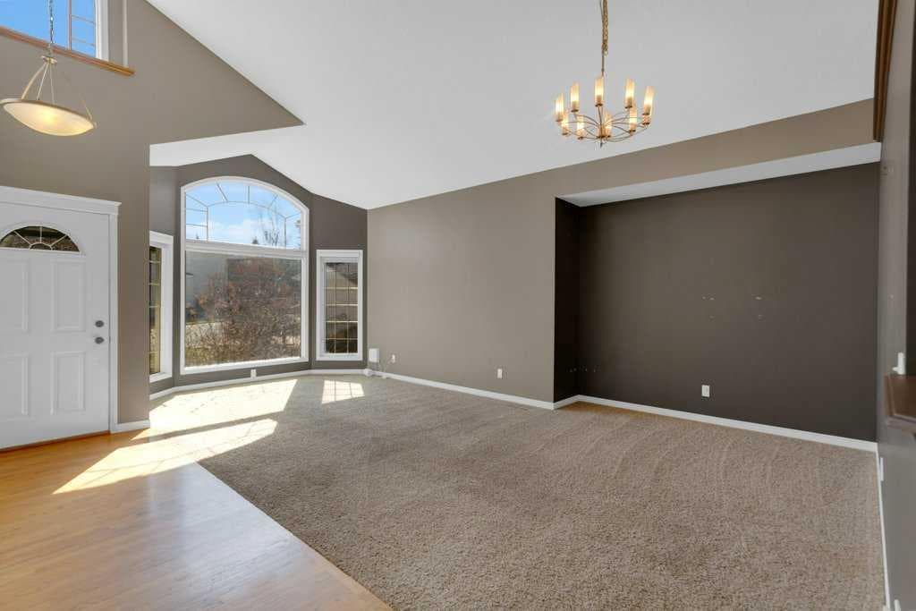 63 Mt Assiniboine Circle SE — photo 5