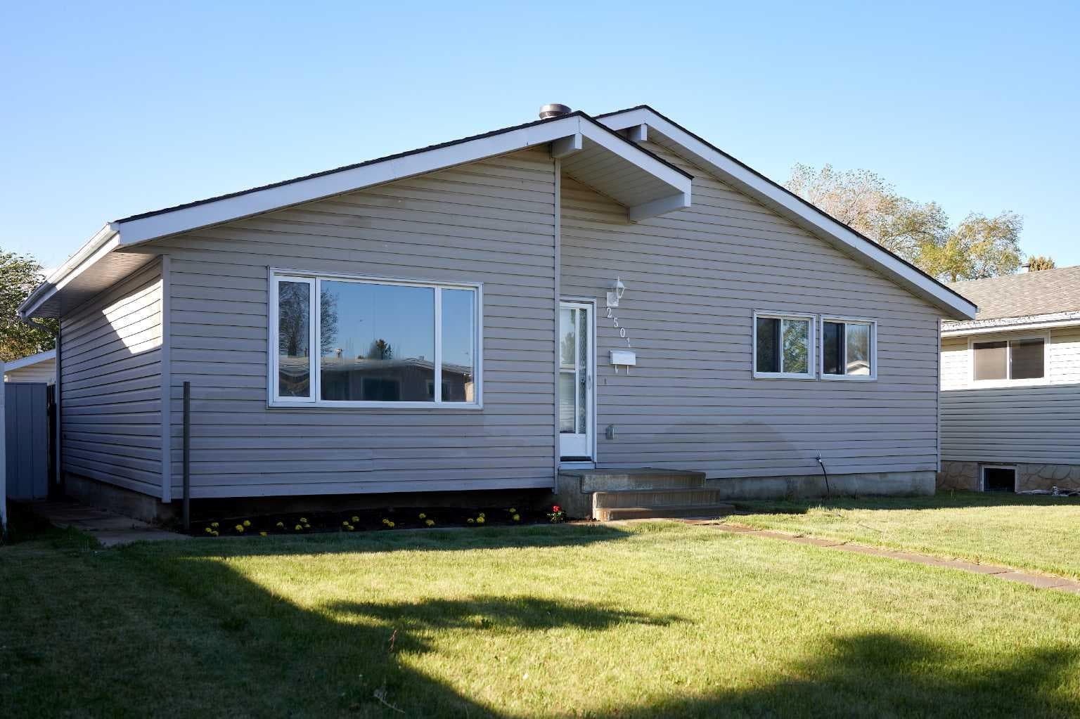 2501 13 Avenue N — photo 1