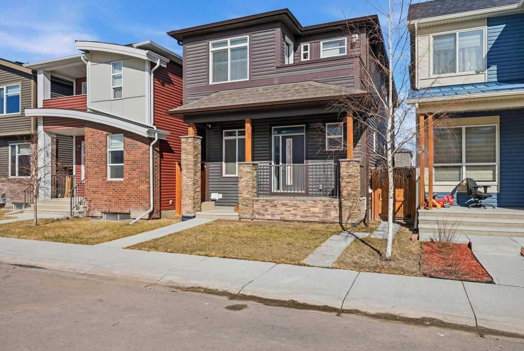 75 Howse Crescent NE — photo 1