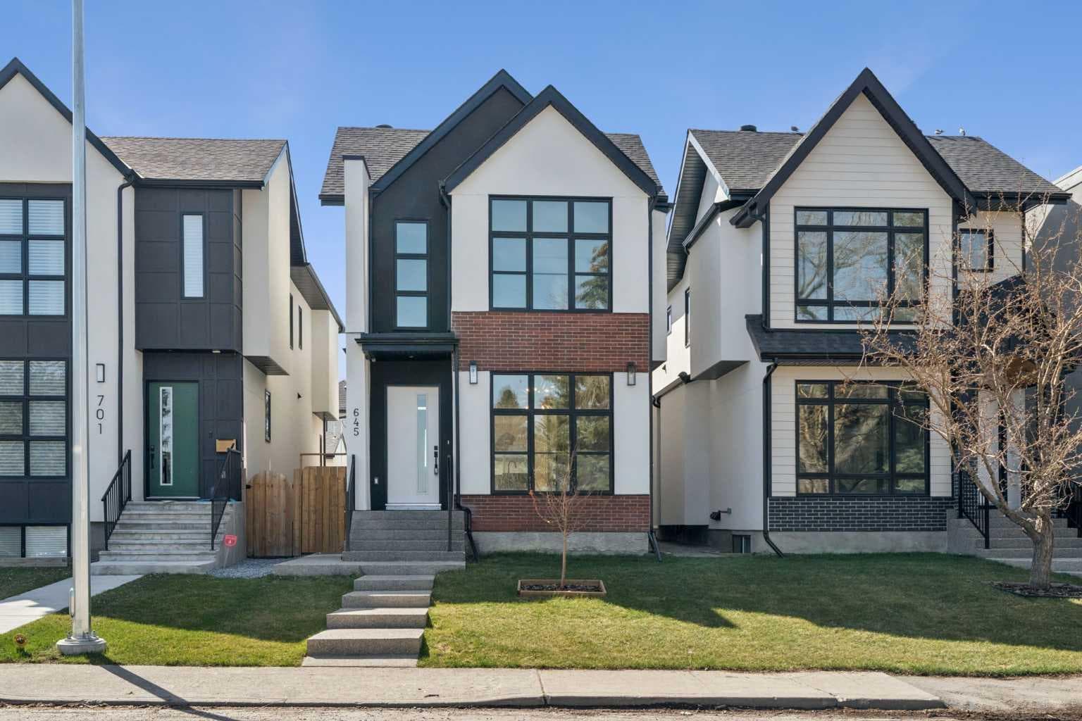645 36 Street SW — photo 1