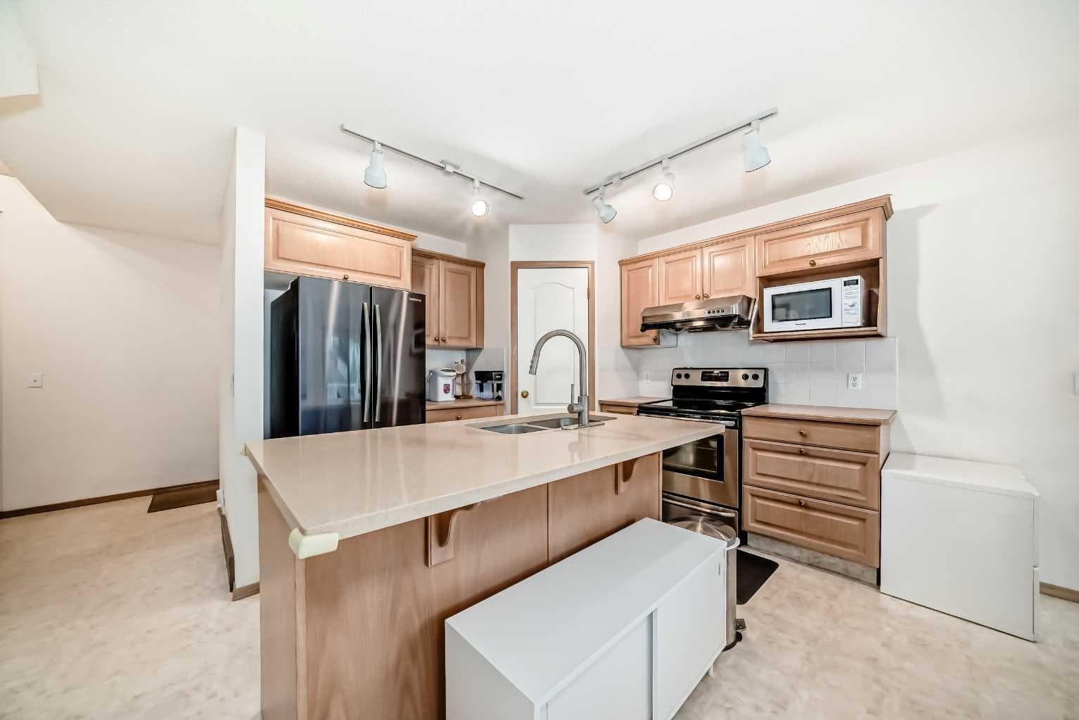 83 Hawkmount Green NW — photo 5