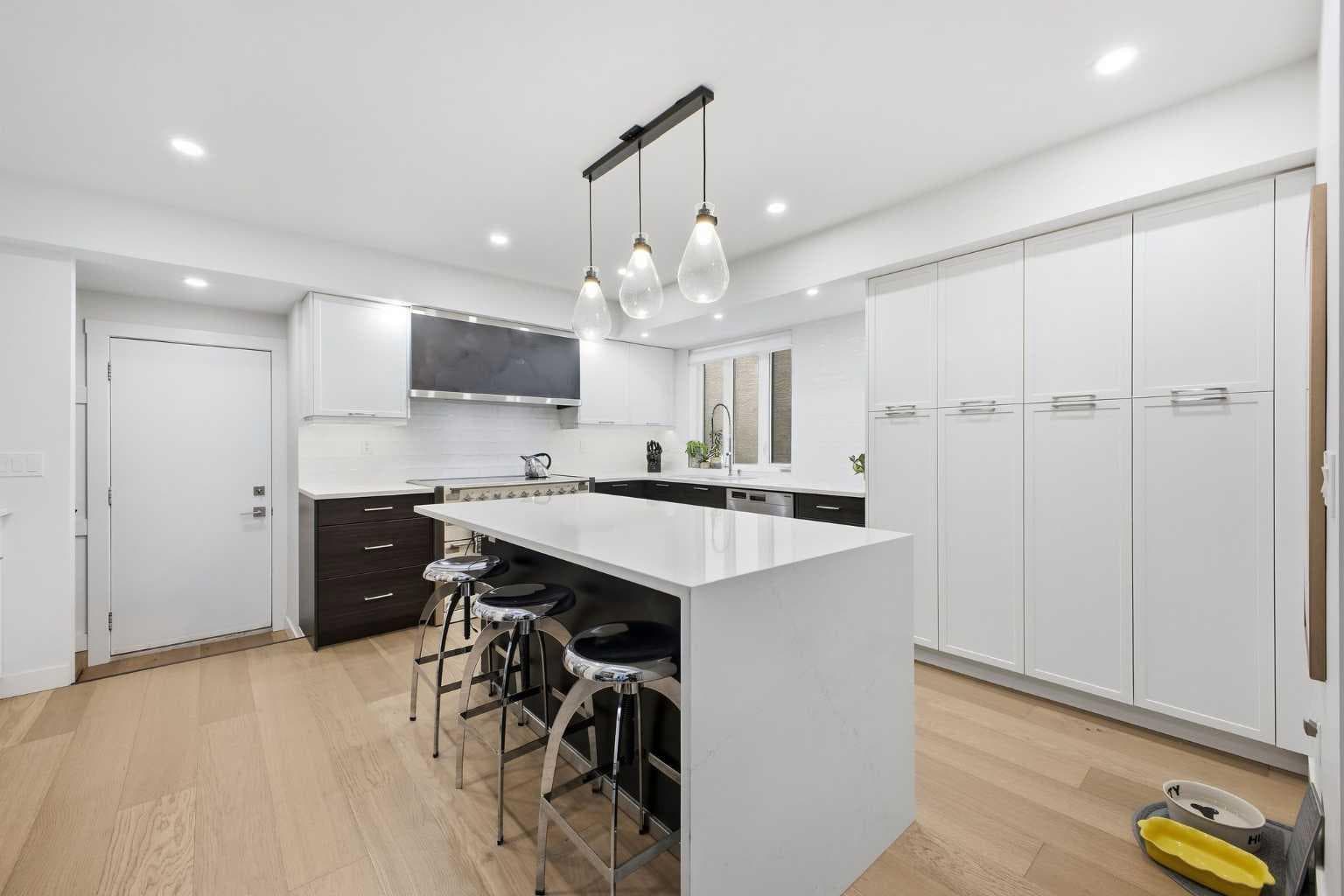 3817 18 Street SW — photo 5