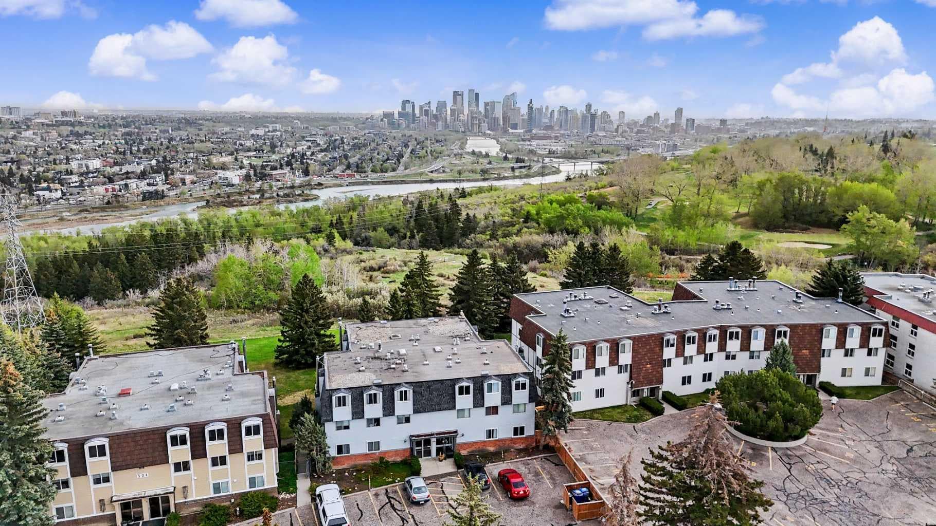 301, 508 Cedar Crescent SW — photo 2