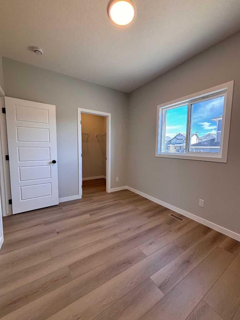 475 Baywater Green SW — photo 5