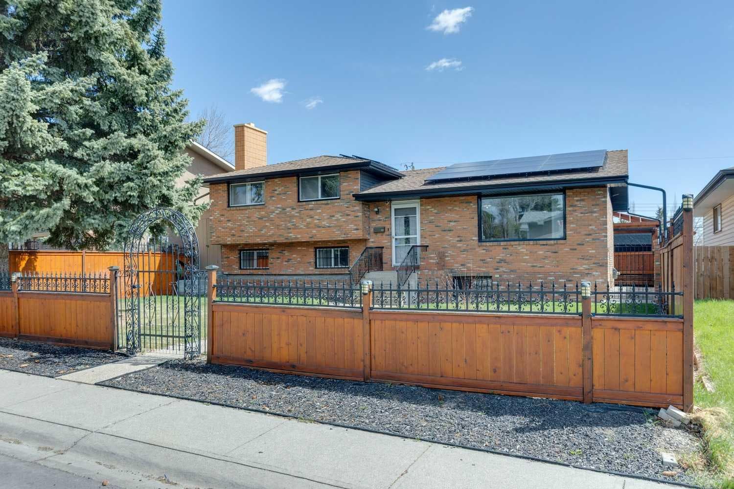 12 Huntwick Way NE — photo 2