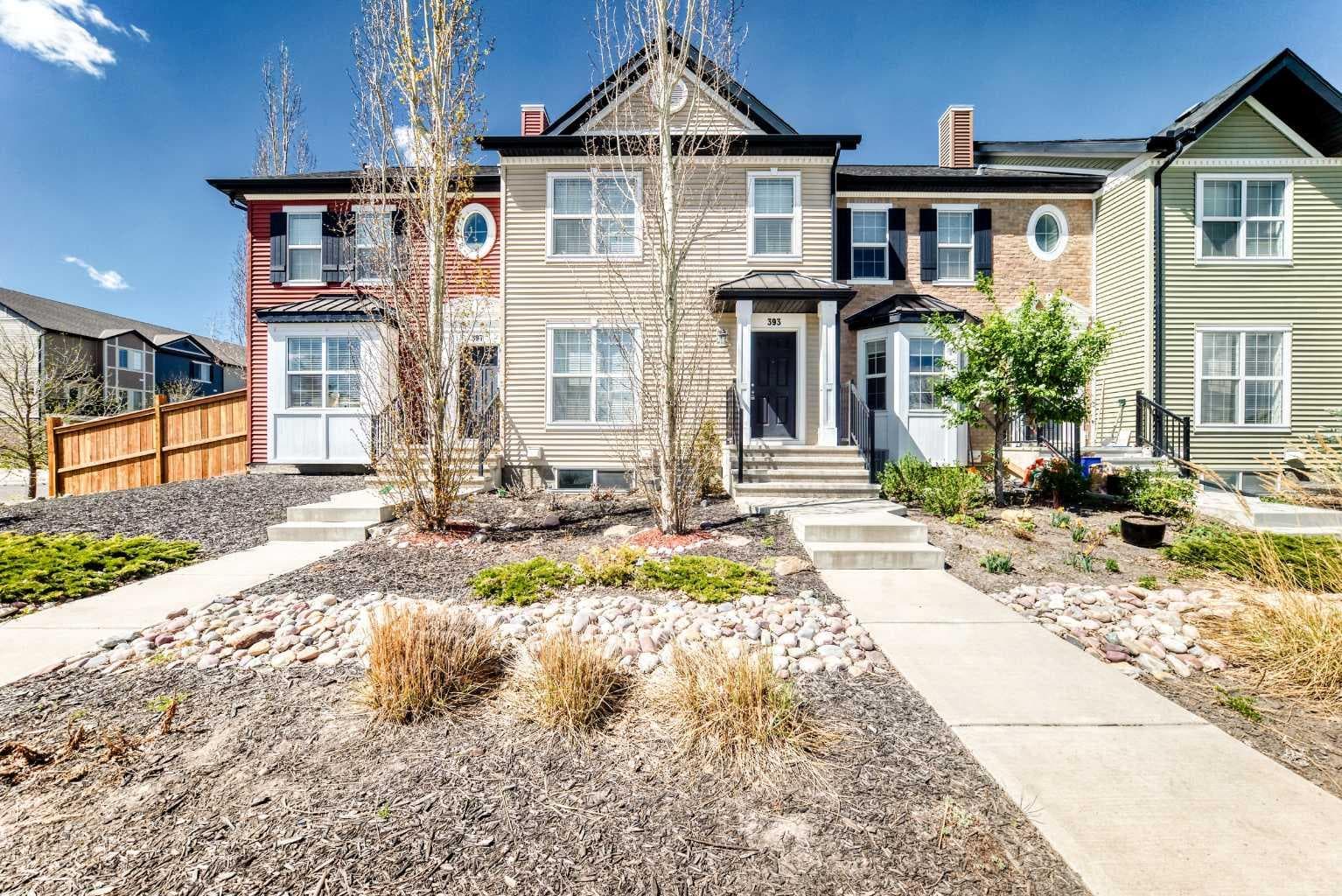 393 Legacy Boulevard SE — photo 2