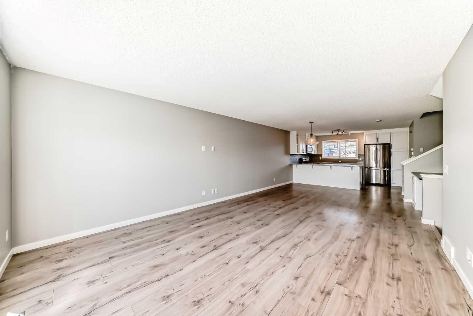 393 Legacy Boulevard SE — photo 3