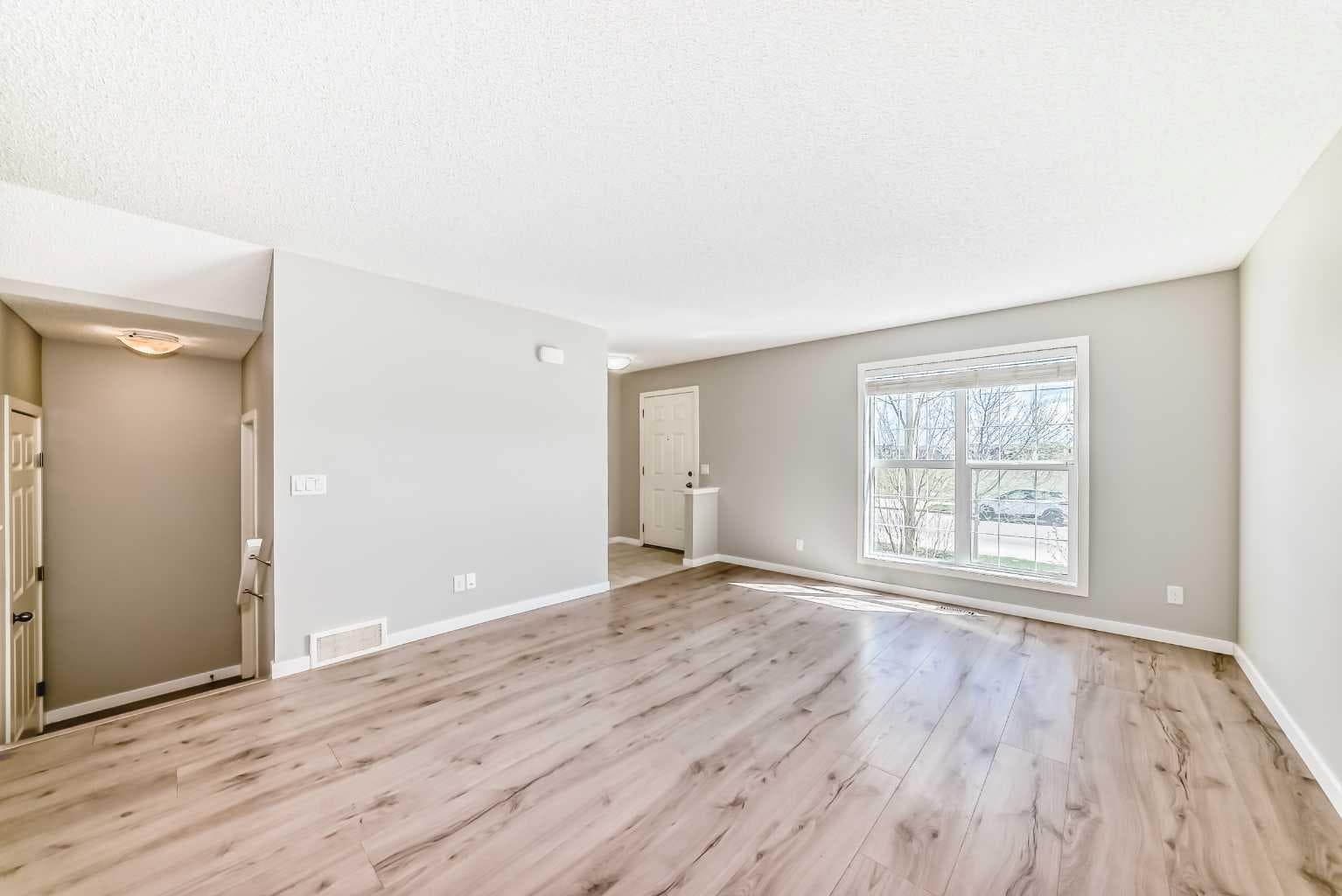 393 Legacy Boulevard SE — photo 4