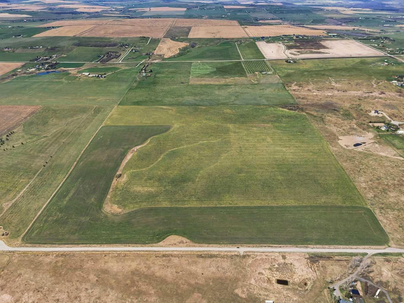 SE - 12- 20 - 1 W5 160 ACRES — photo 1