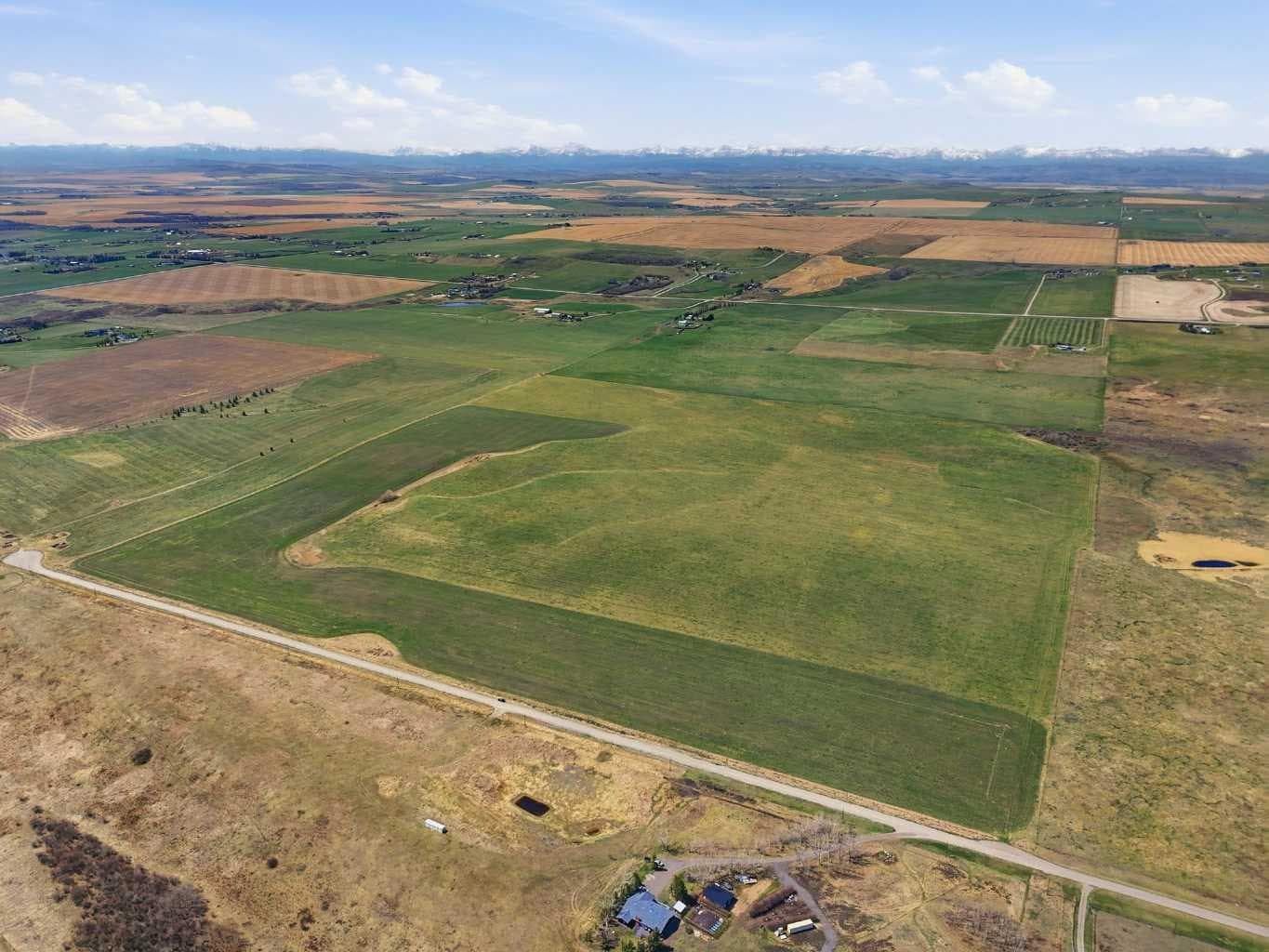 SE - 12- 20 - 1 W5 160 ACRES — photo 2