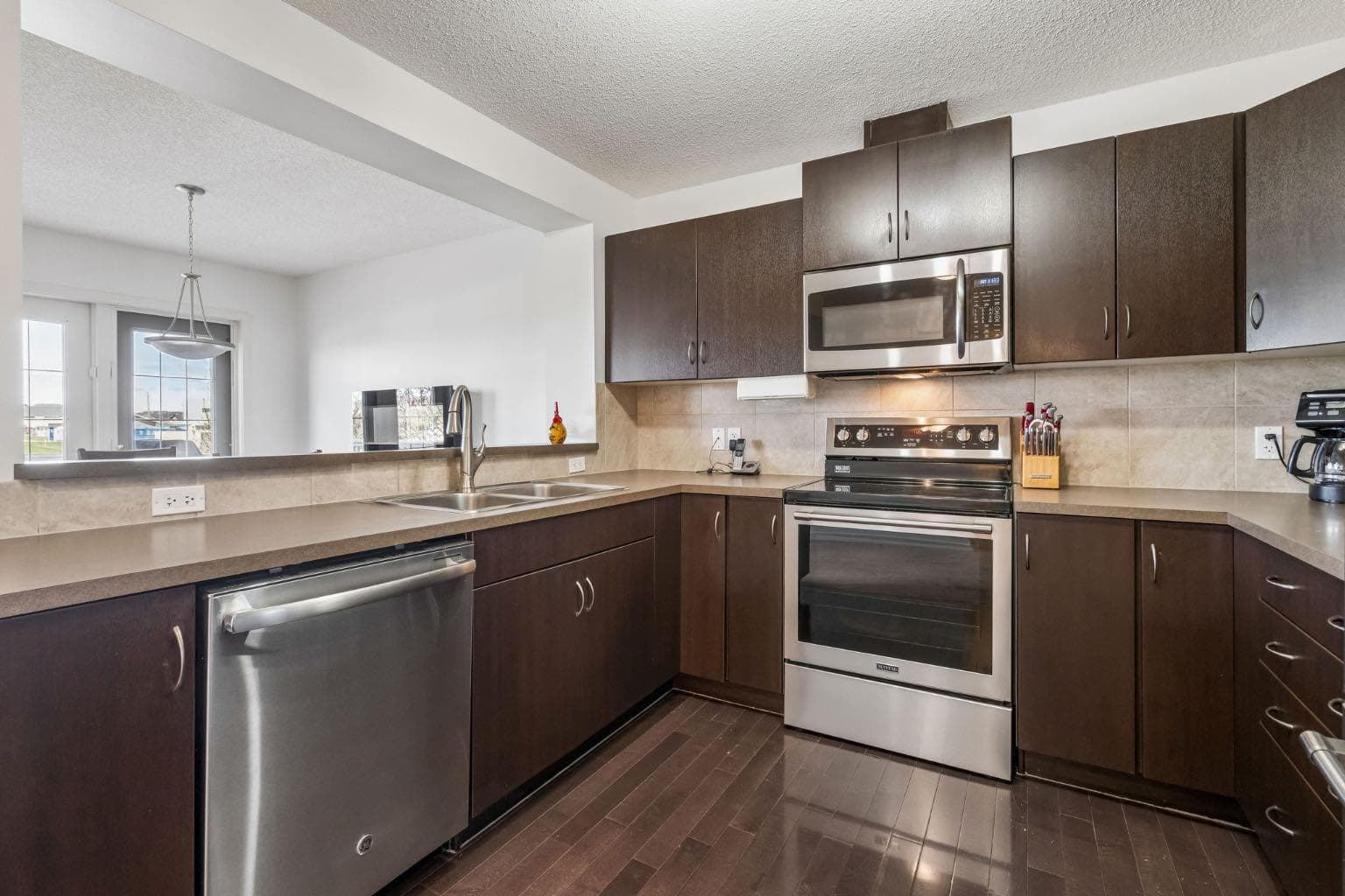 150 River Heights Crescent — photo 4