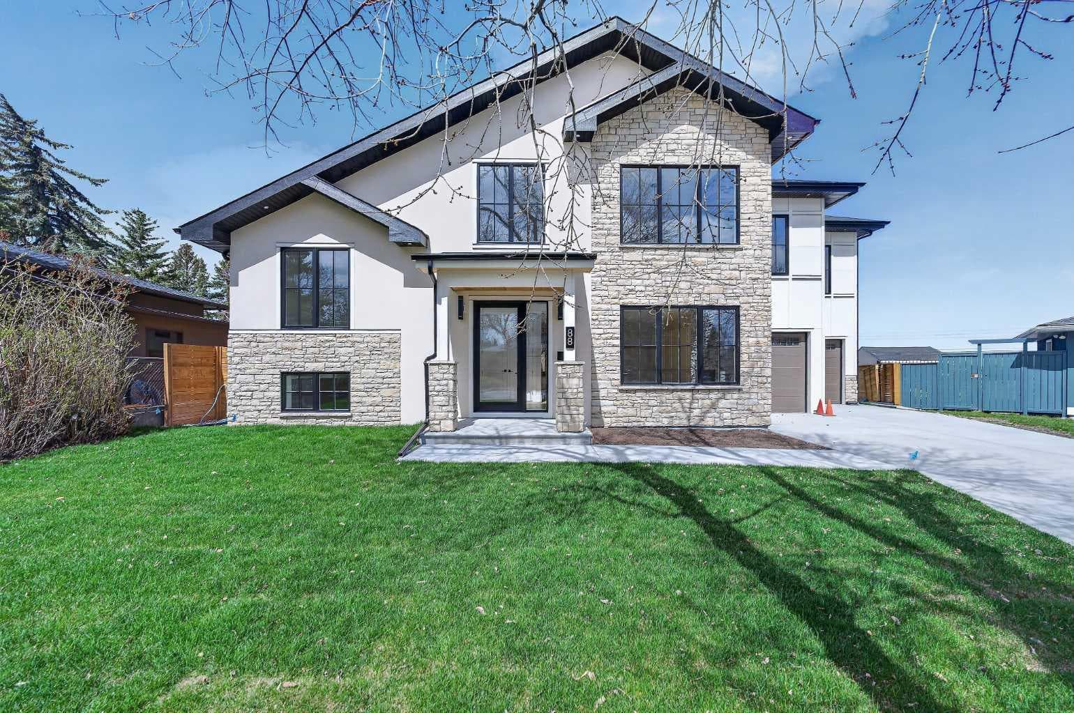 88 Woodlark Drive SW — photo 2