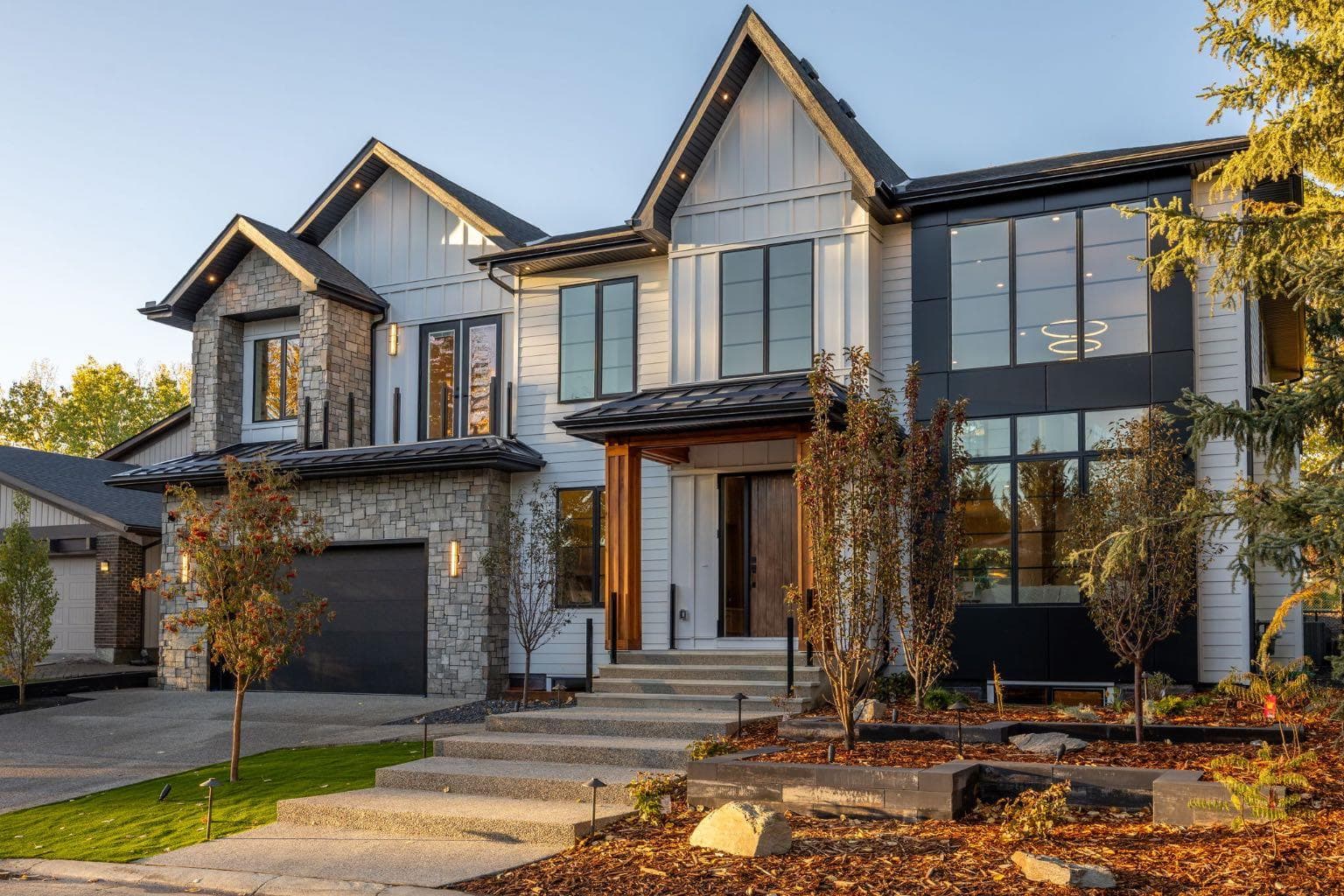 620 Varsity Estates Crescent NW — photo 2