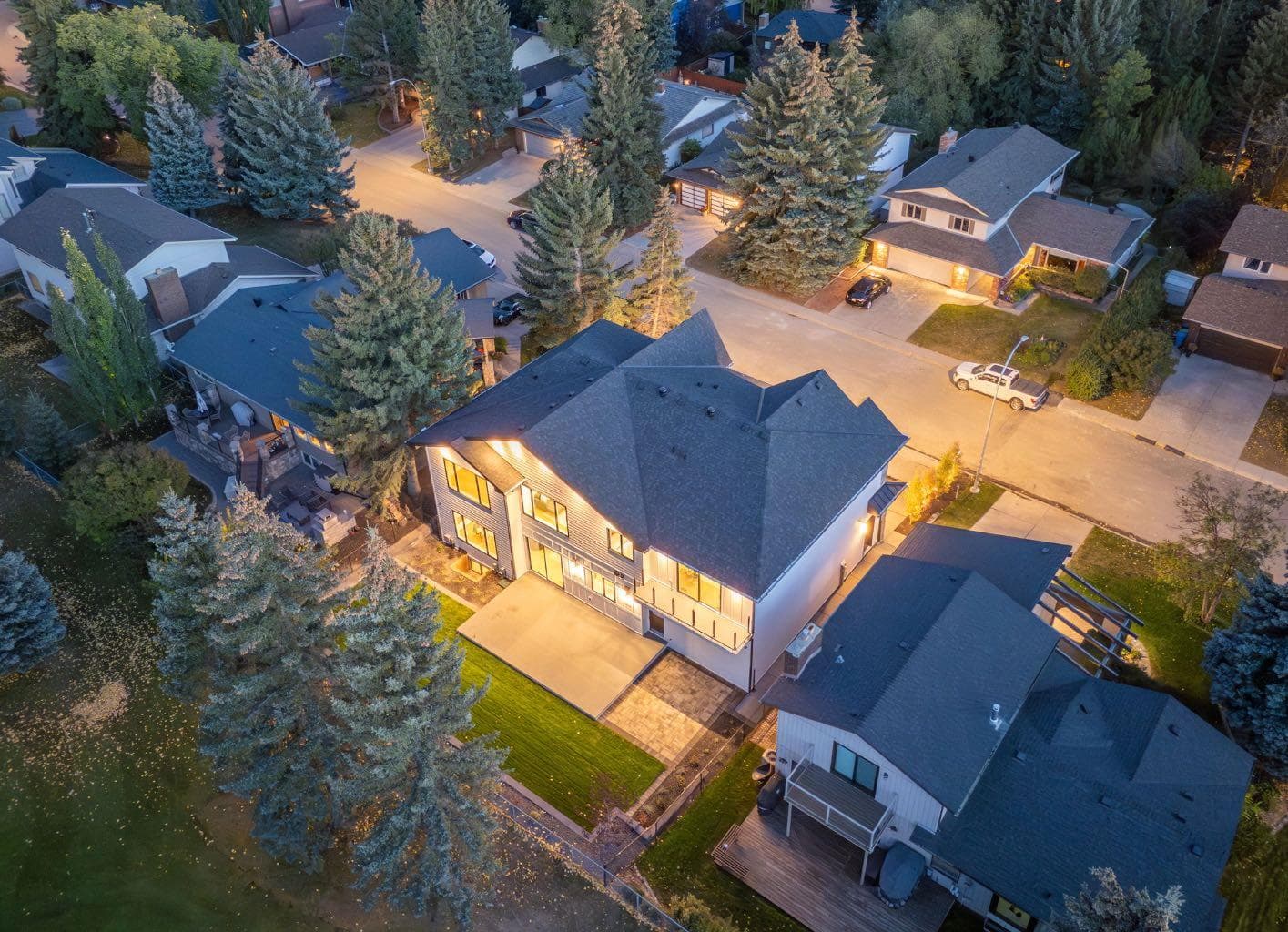620 Varsity Estates Crescent NW — photo 3