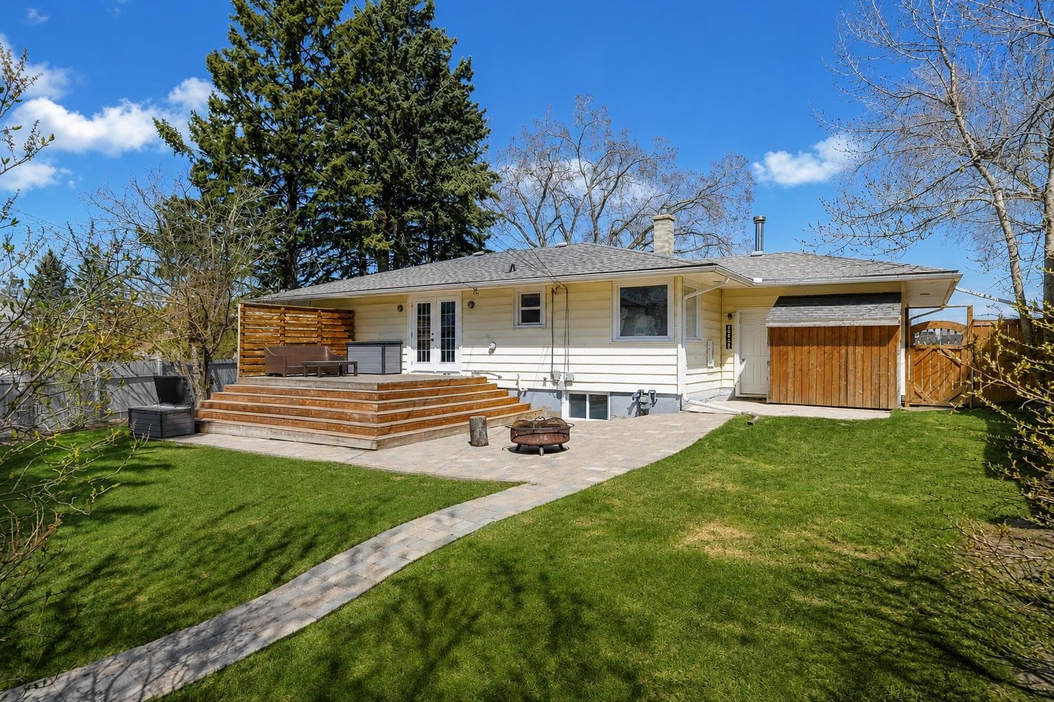 3003 25 Street SW — photo 1