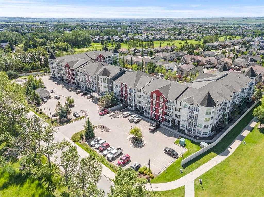 Apartment in Crystal Green
