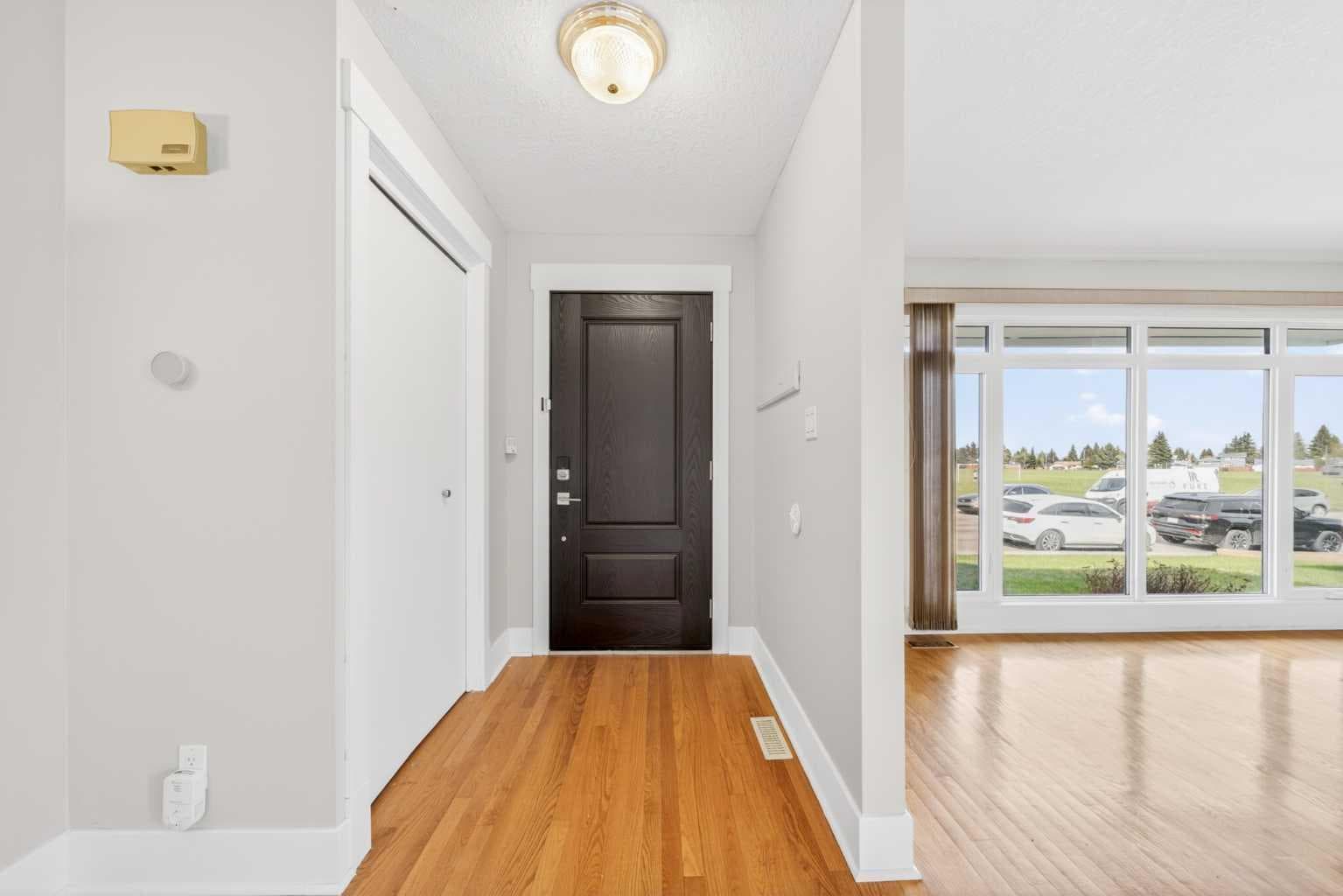 1728 Lake Bonavista Drive SE — photo 2