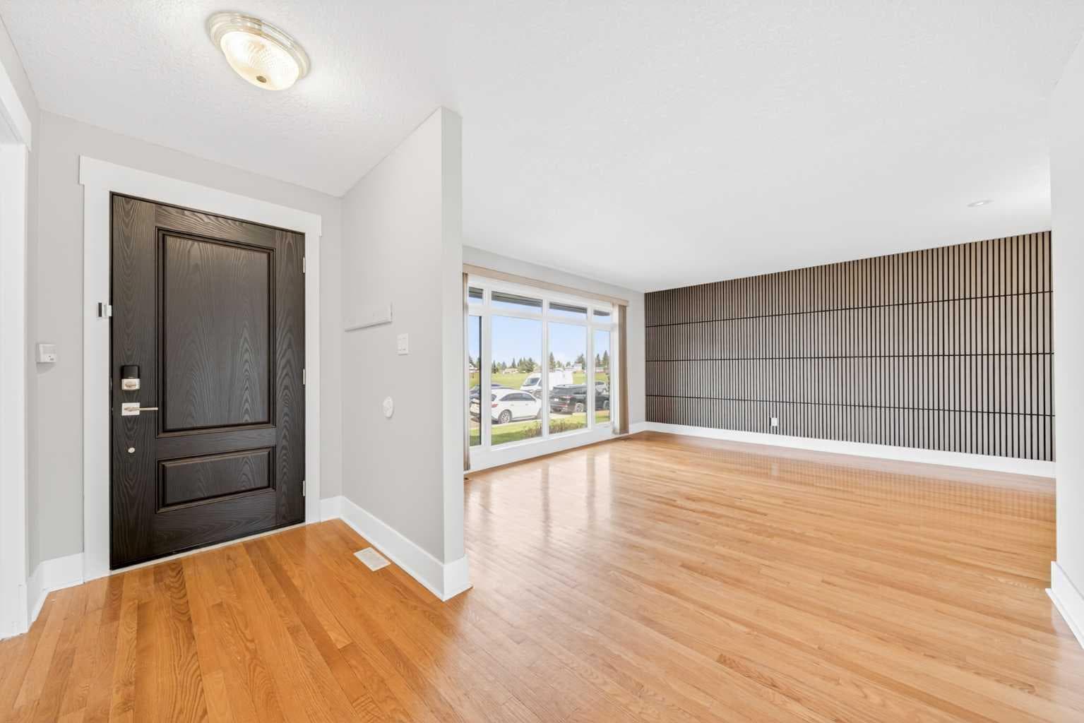 1728 Lake Bonavista Drive SE — photo 3
