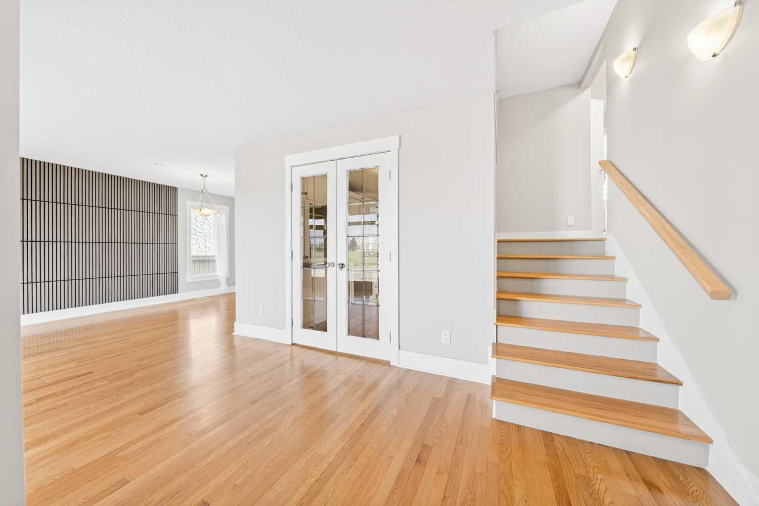 1728 Lake Bonavista Drive SE — photo 4