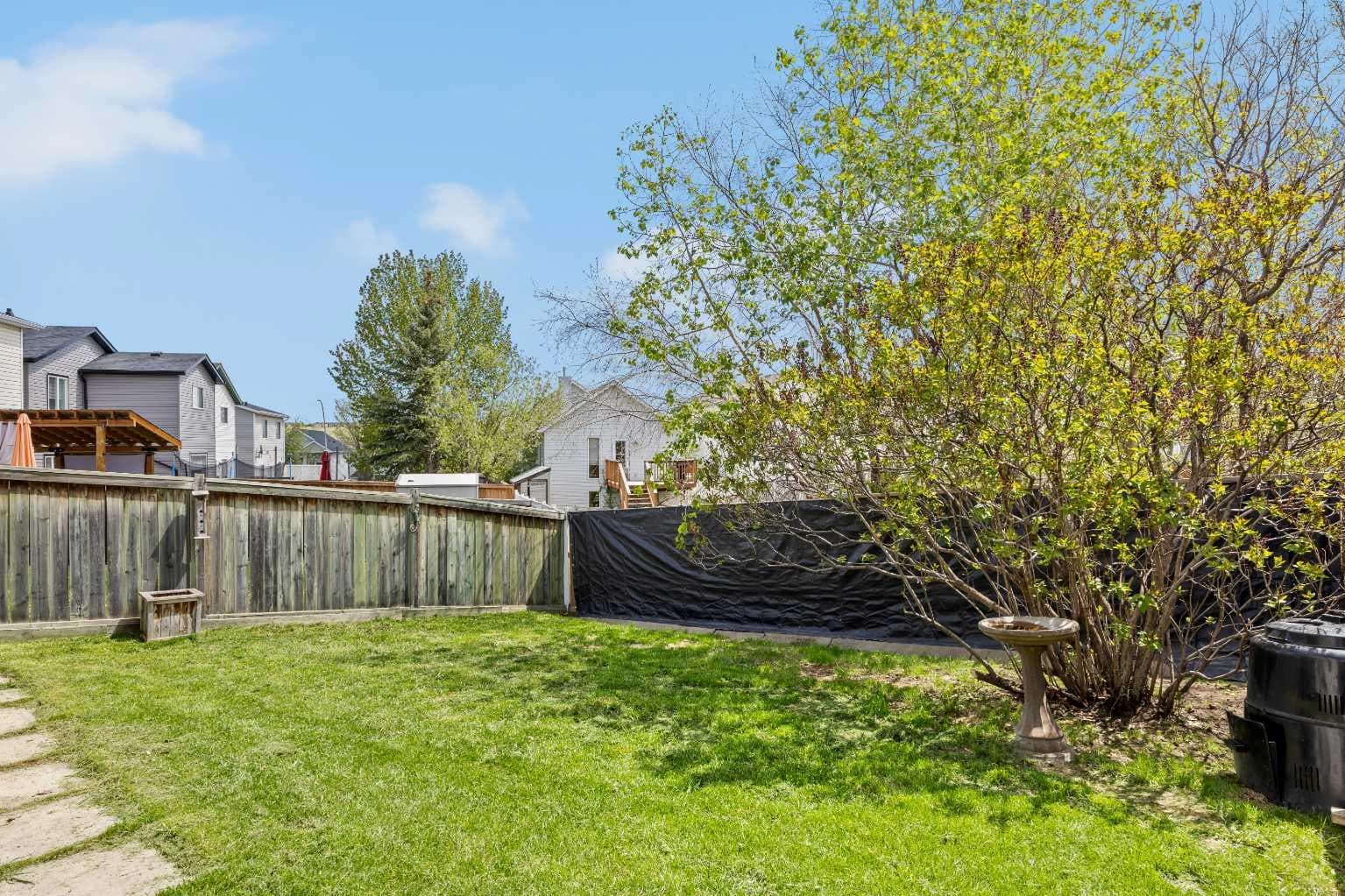 242 Hidden Spring Mews NW — photo 3