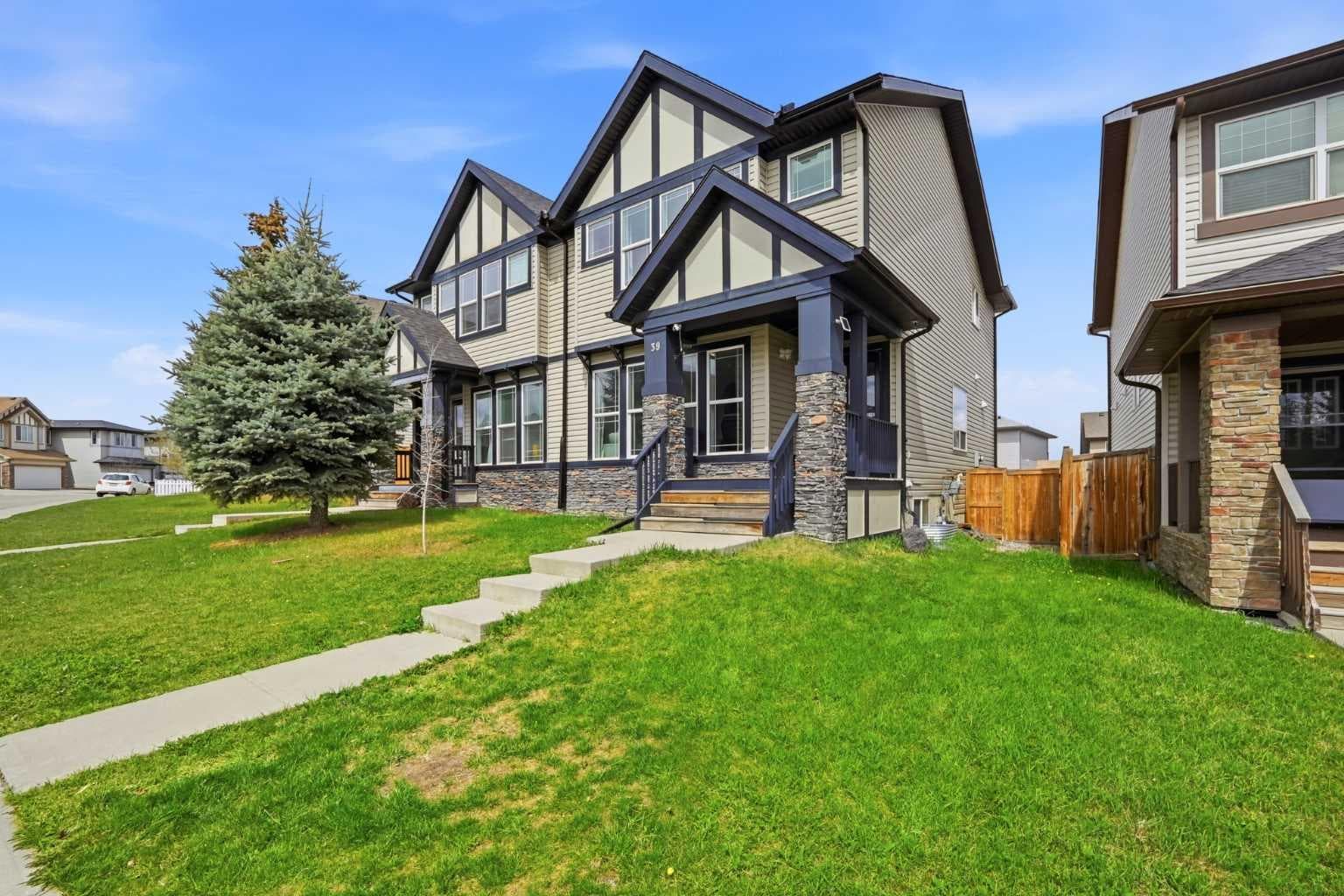 39 Panora Square NW — photo 2