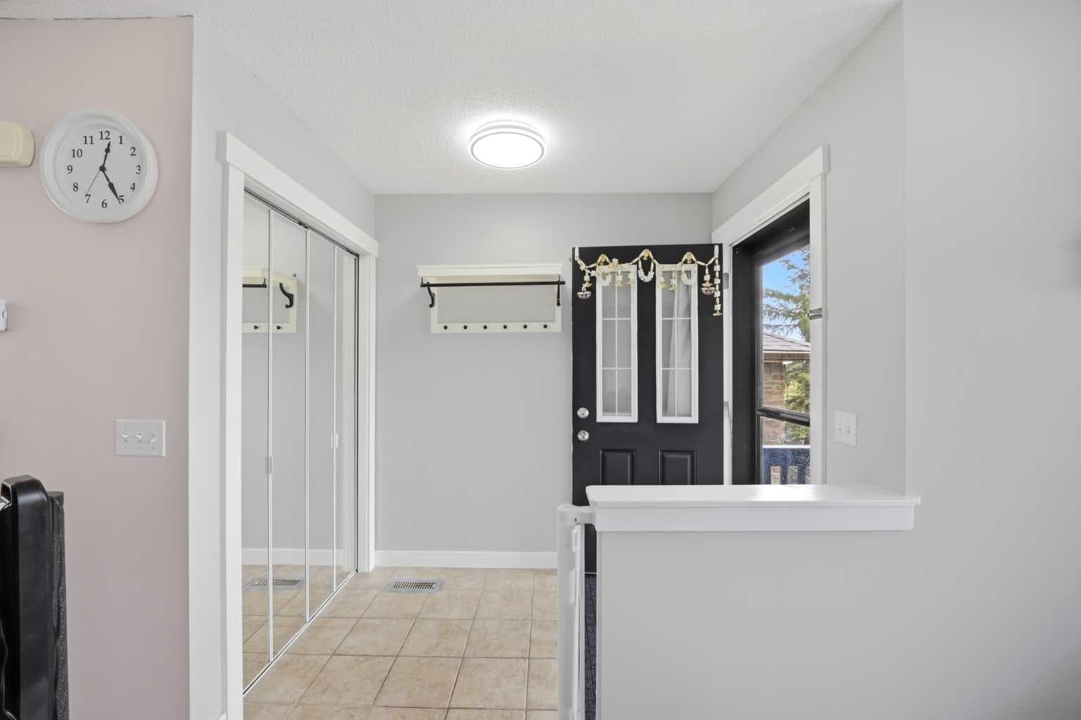 39 Panora Square NW — photo 5
