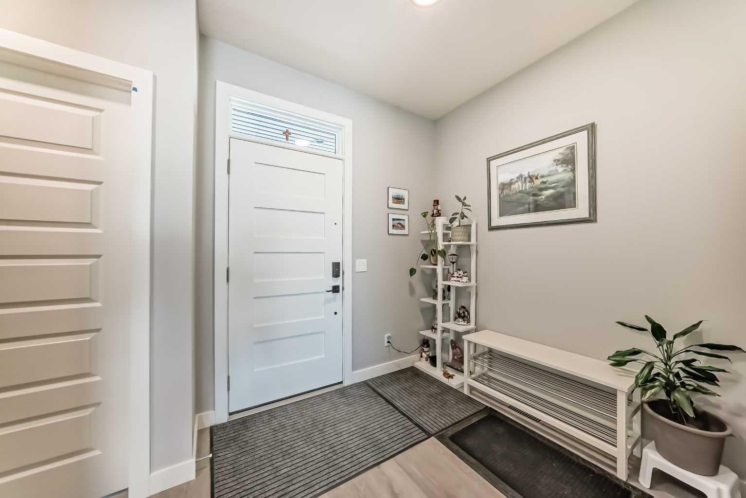 15053 37 Street SW — photo 2
