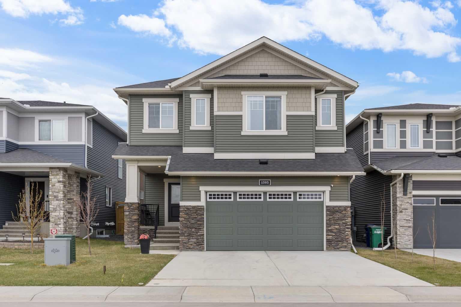 1595 Baywater Street SW — photo 2