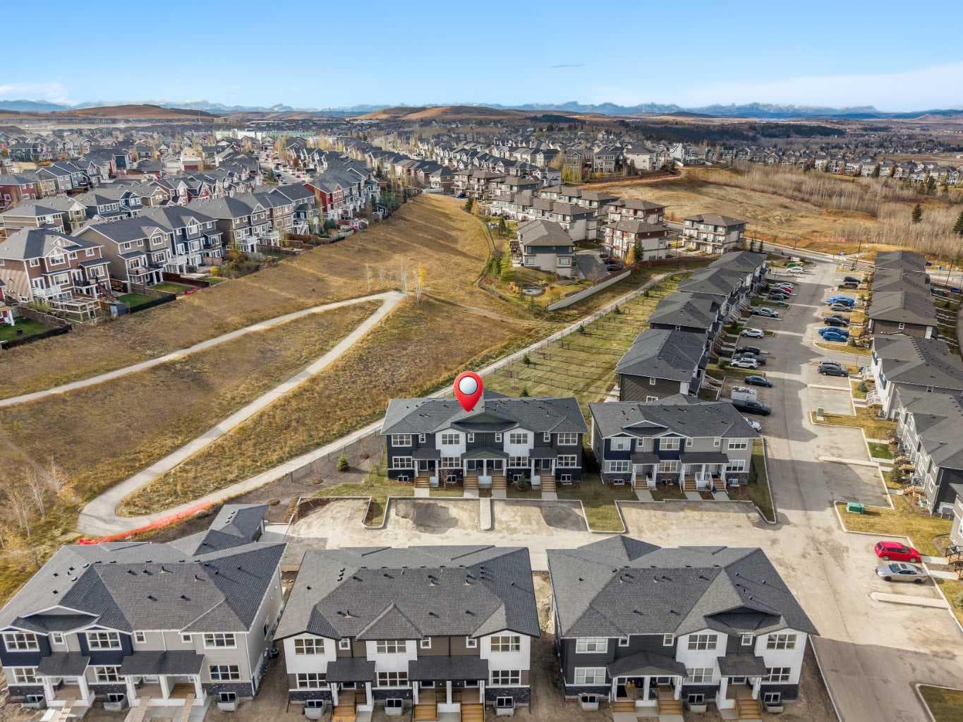 Row/Townhouse in River Heights