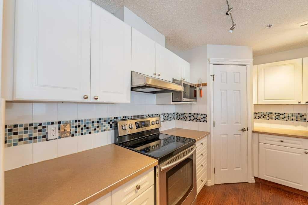 3, 2212 34 Avenue SW — photo 4