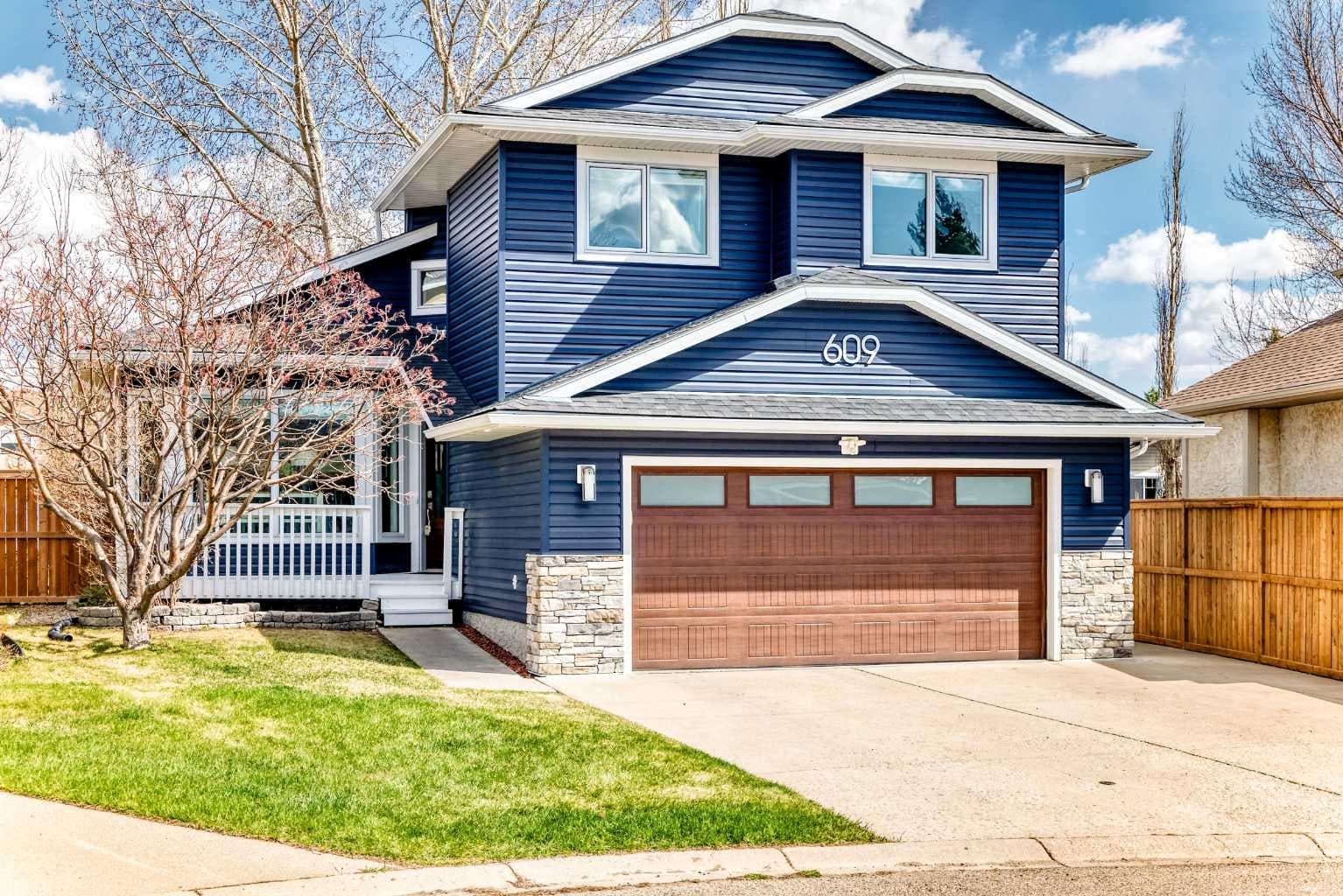 Detached in Downey Ridge