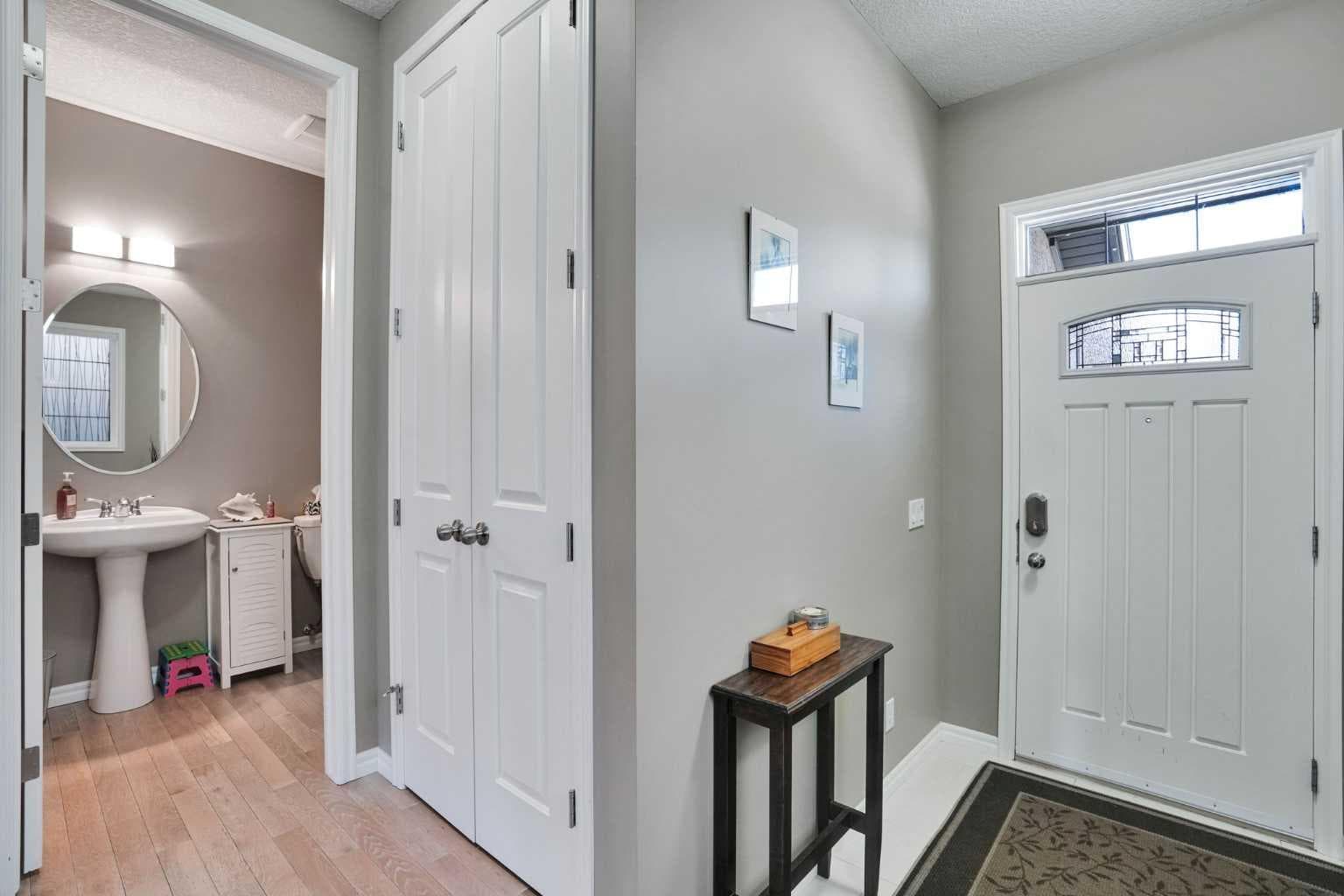 109 Cranleigh Place SE — photo 4