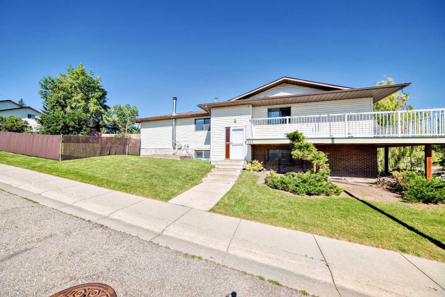131 Ranchlands Court NW — photo 2