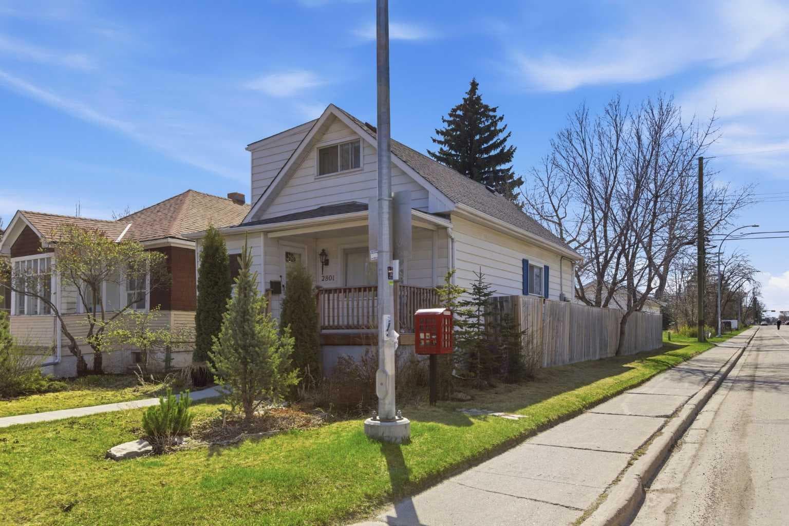 2801 26A Street SW — photo 4