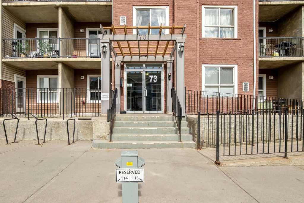 4301, 73 Erin Woods Court SE — photo 2