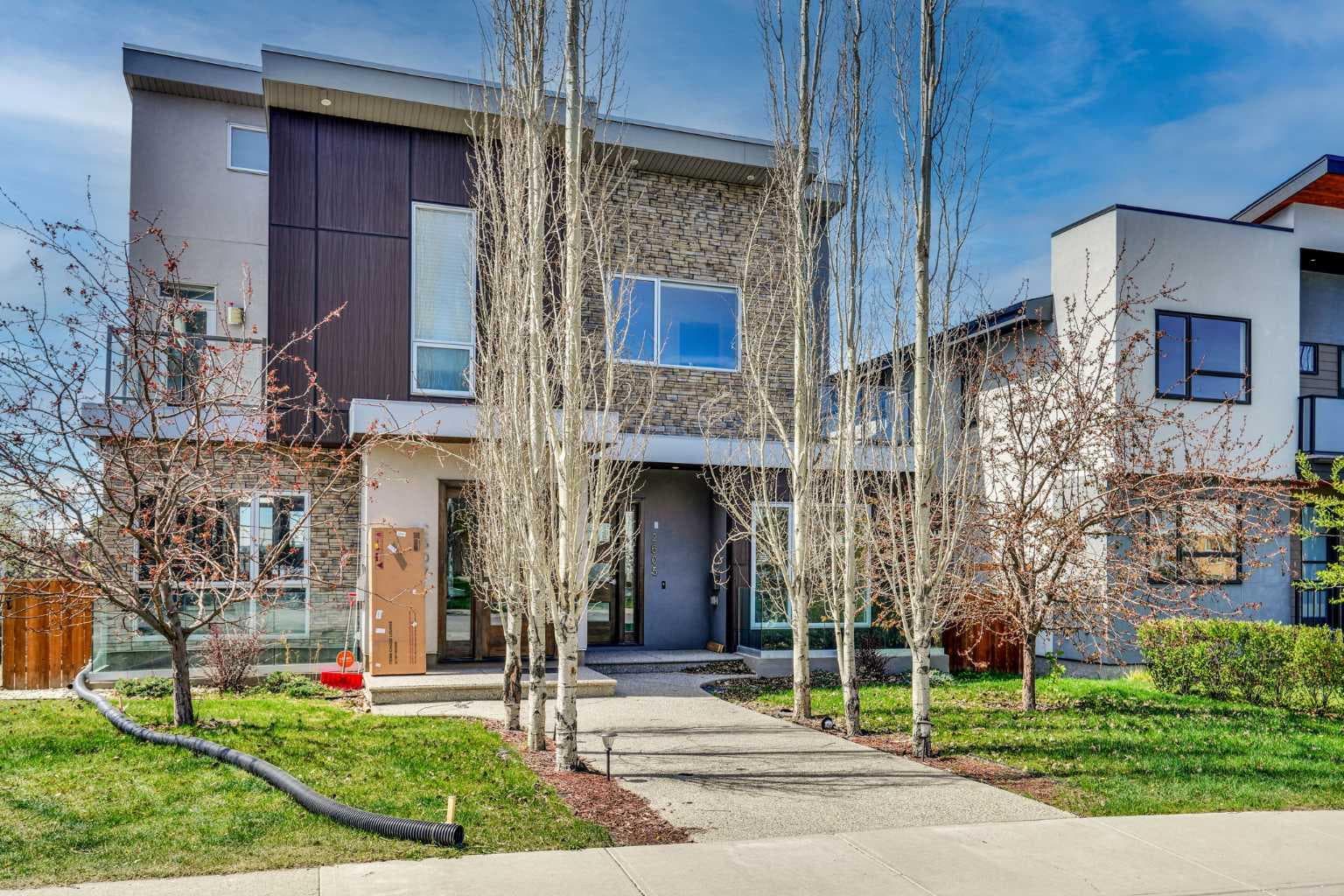 2505 21 Street SW — photo 2