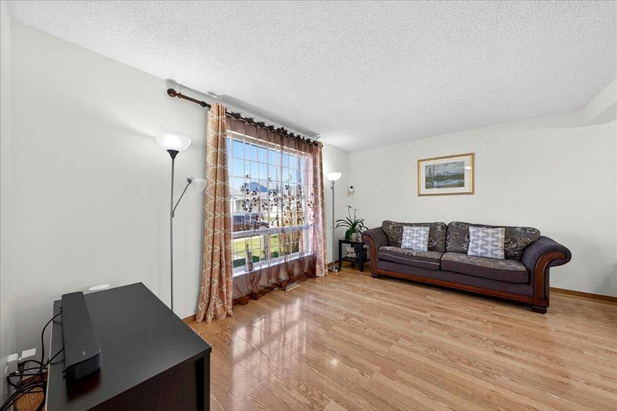 124 Martinwood Court NE — photo 3